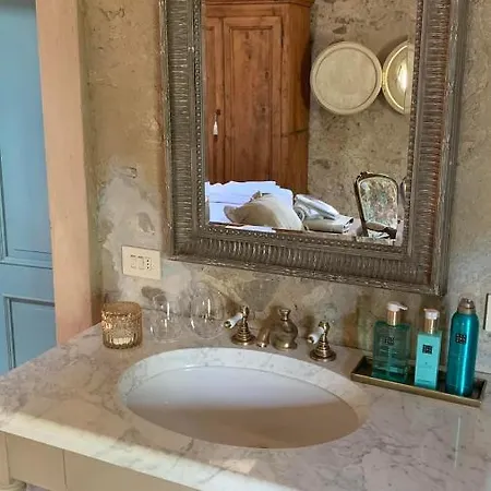 Podere Le Vedute Bed & Breakfast