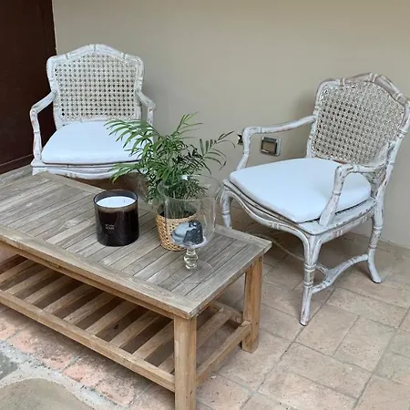 Podere Le Vedute Bed & Breakfast 4*